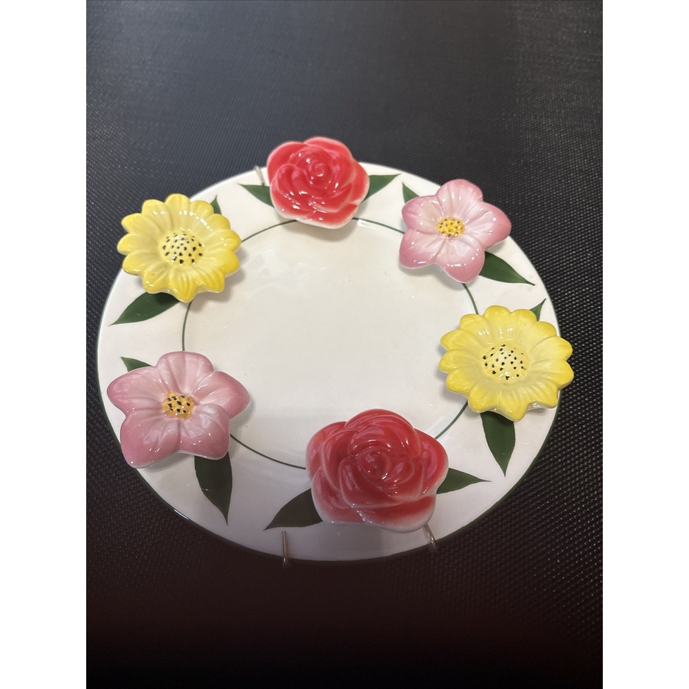 Bombay 3D Floral Wall Plate Raised Flowers Boho Cottagecore Granny Mod